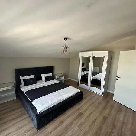 Aparthotel Ef
